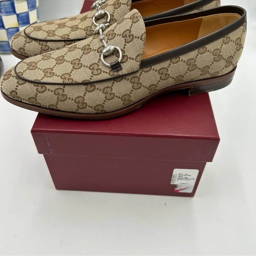 Men’s Gucci, Jordan horse bit canvas loafer size 8, fits nine US maiden in Italy